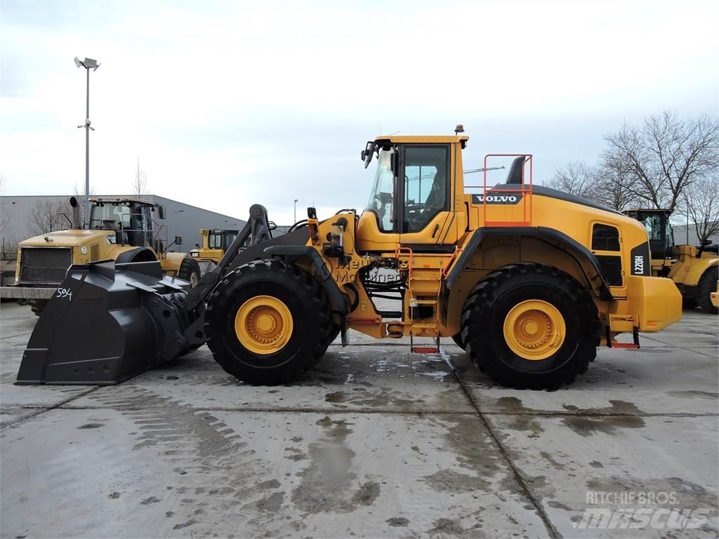 Volvo L220H لوادر بعجل