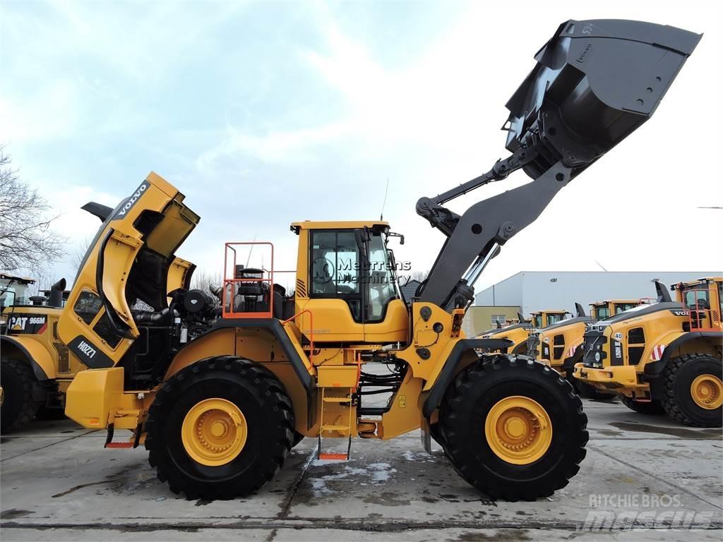 Volvo L220H لوادر بعجل