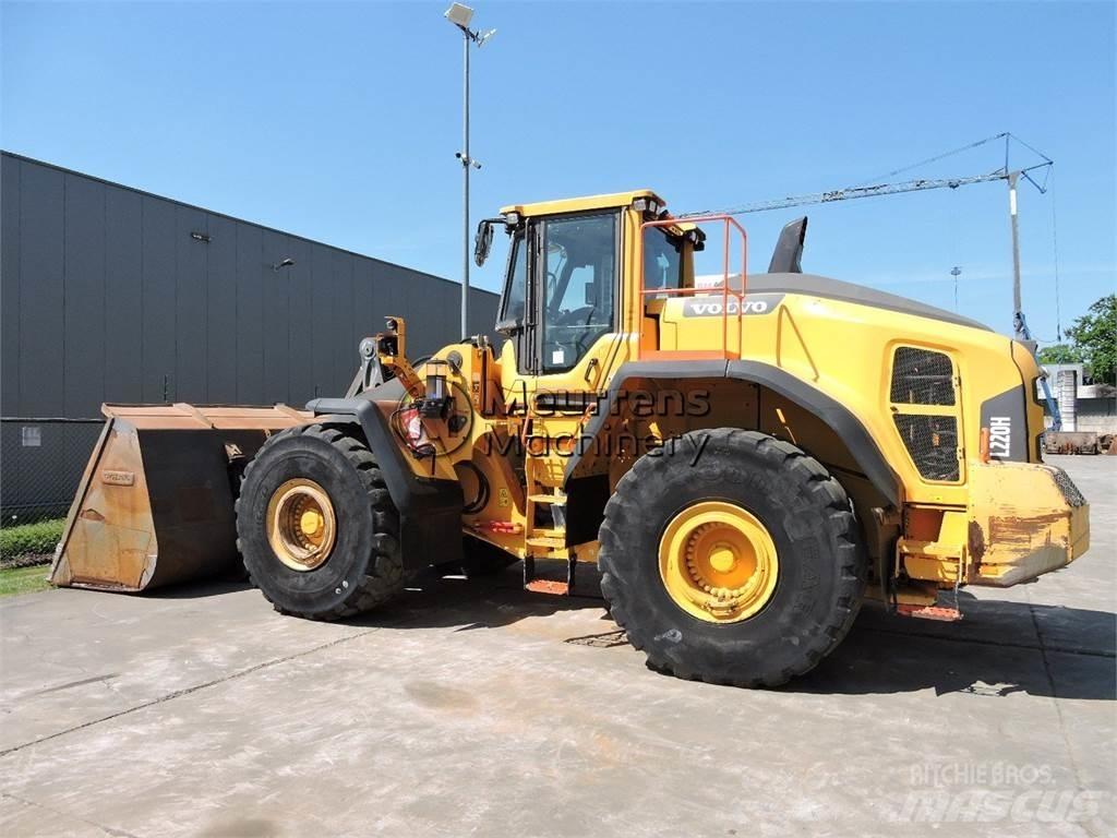 Volvo L220H لوادر بعجل