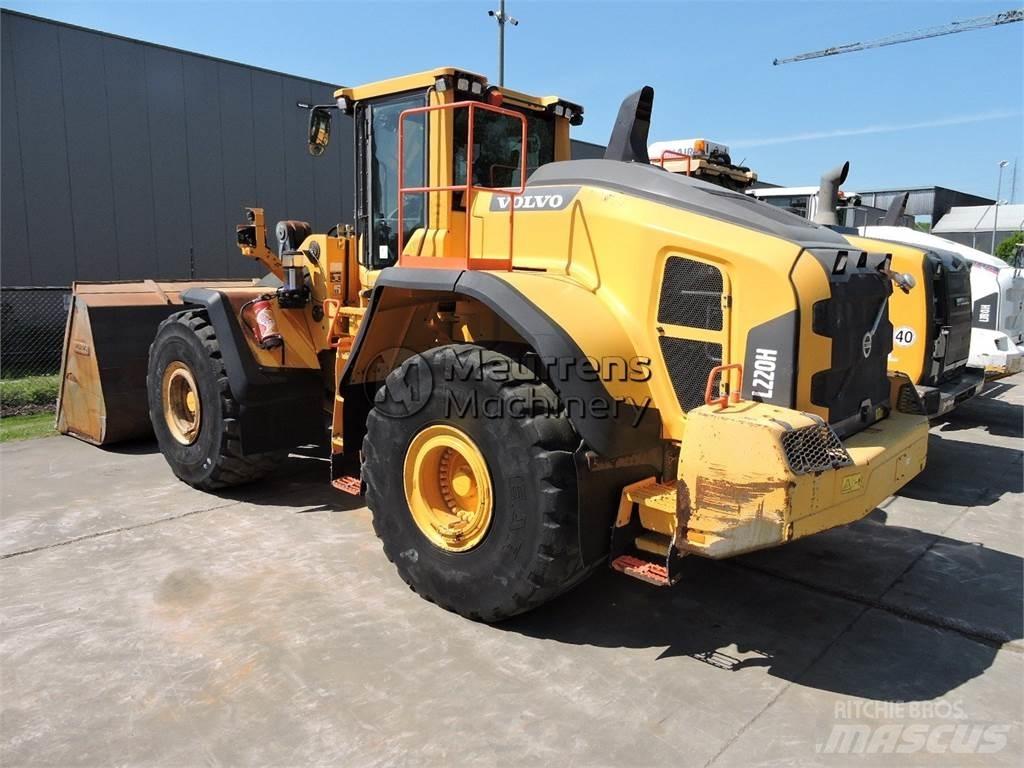 Volvo L220H لوادر بعجل