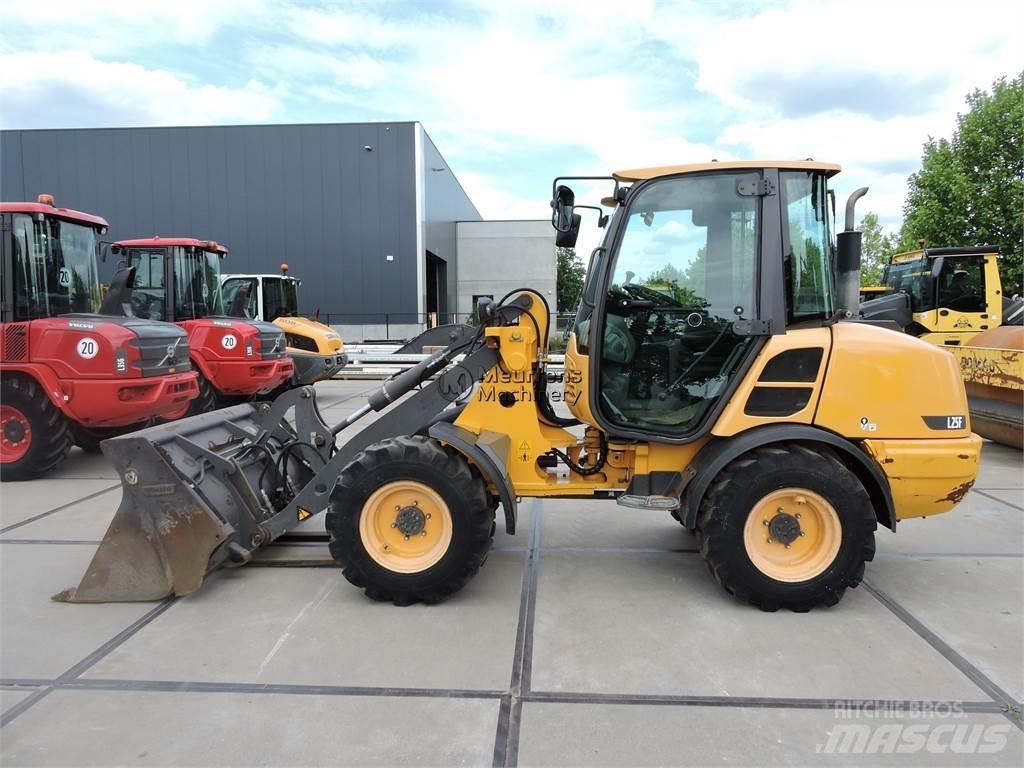 Volvo L25F لوادر بعجل