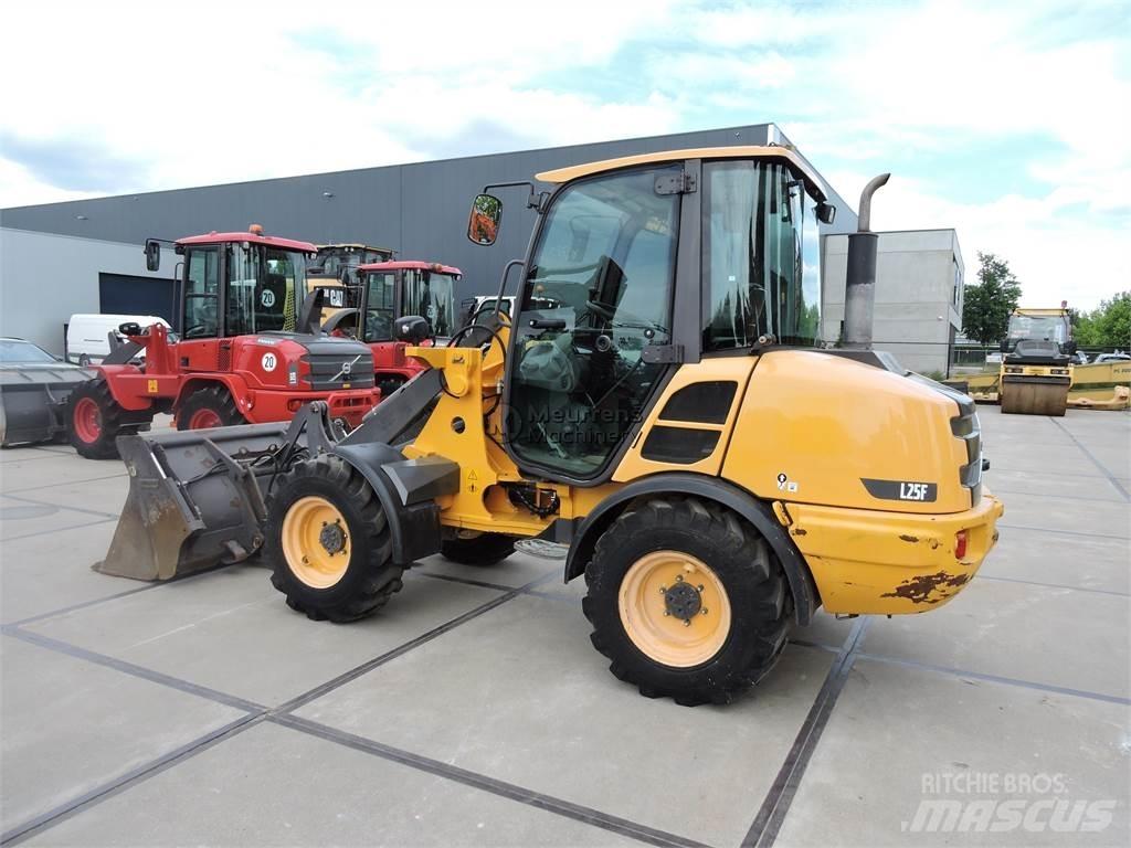 Volvo L25F لوادر بعجل