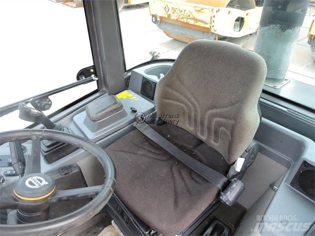 Volvo L25F لوادر بعجل