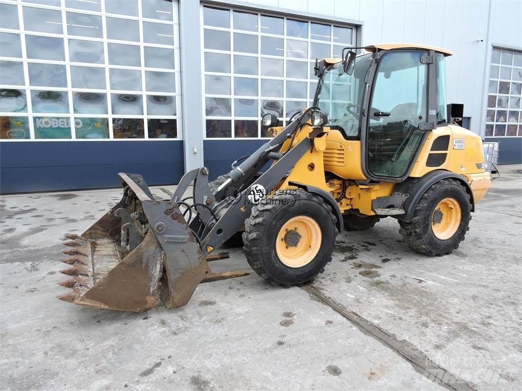 Volvo L25F لوادر بعجل
