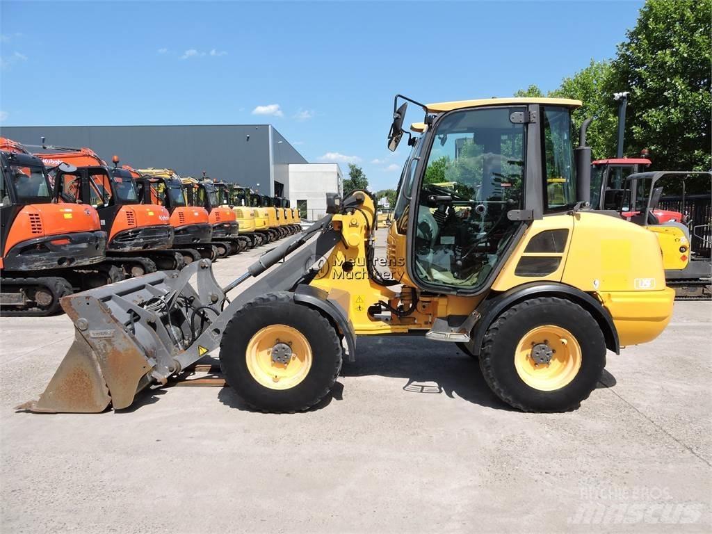 Volvo L25F + FORK لوادر بعجل