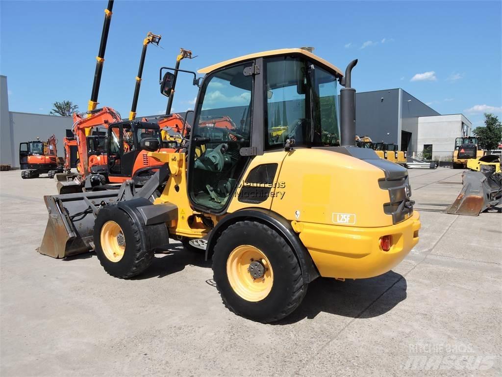 Volvo L25F + FORK لوادر بعجل