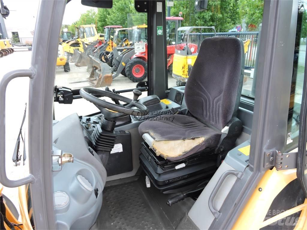 Volvo L25F + FORK لوادر بعجل