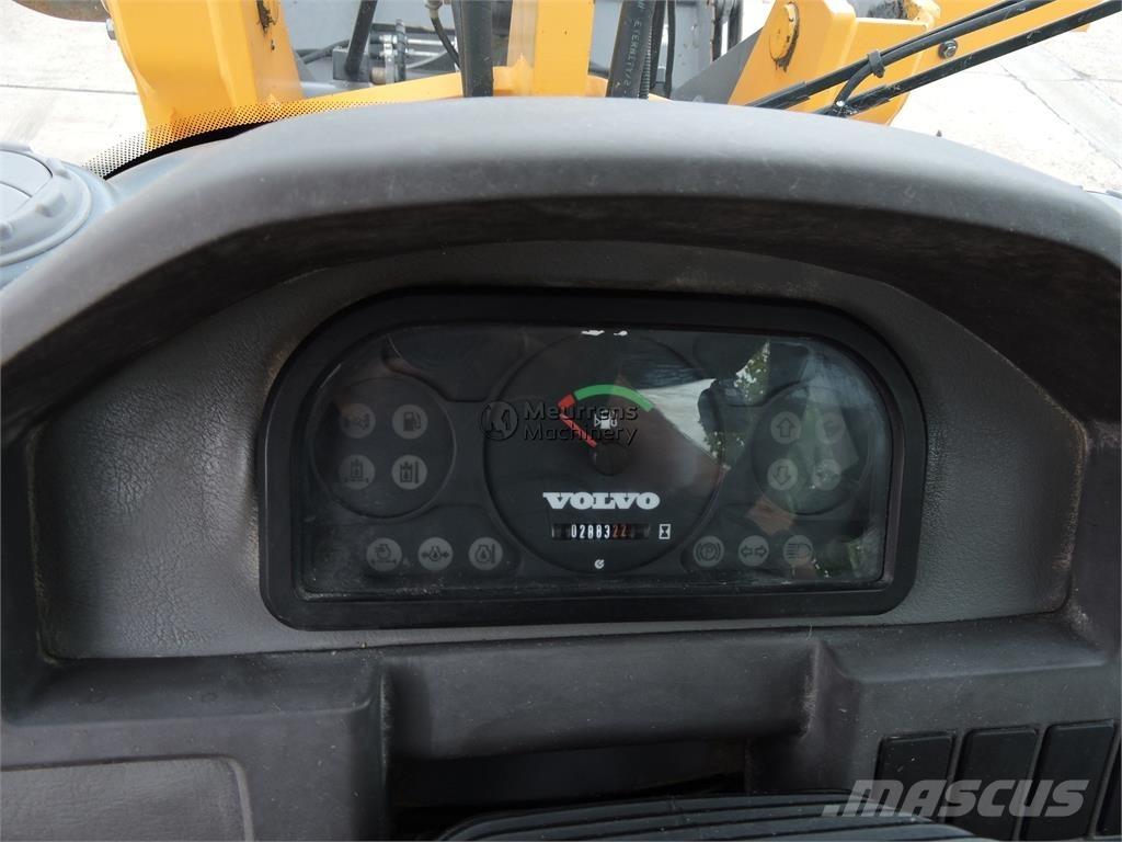 Volvo L25F + FORK لوادر بعجل