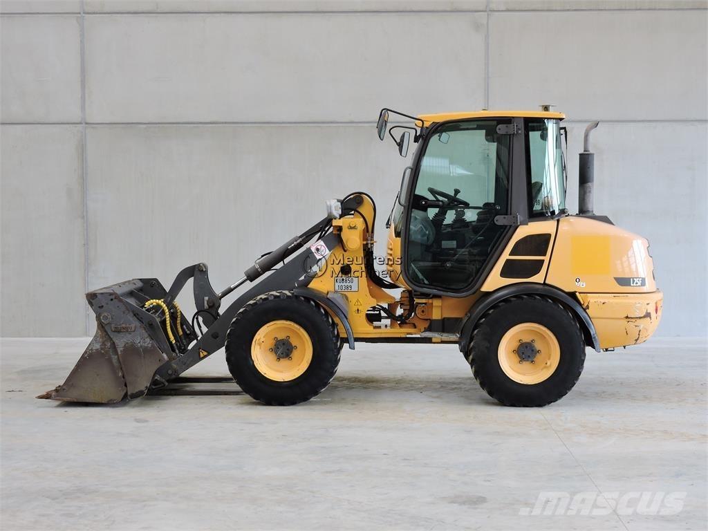 Volvo L25F + FORK لوادر بعجل