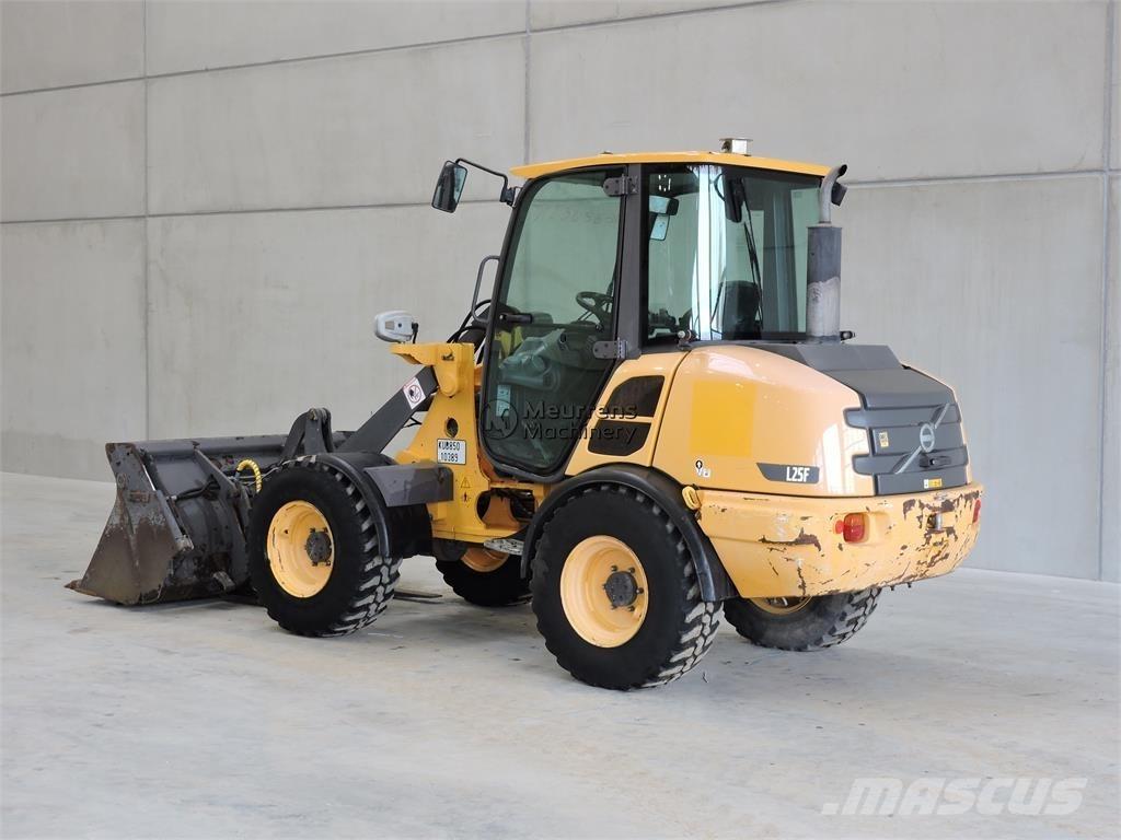 Volvo L25F + FORK لوادر بعجل
