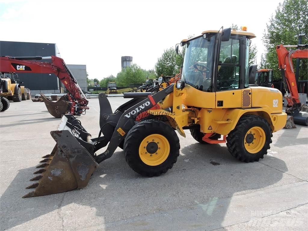 Volvo L30G لوادر بعجل