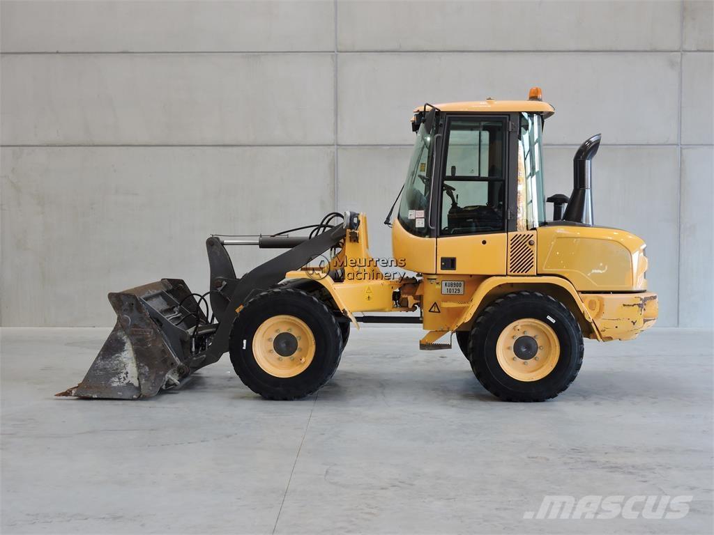 Volvo L30G لوادر بعجل