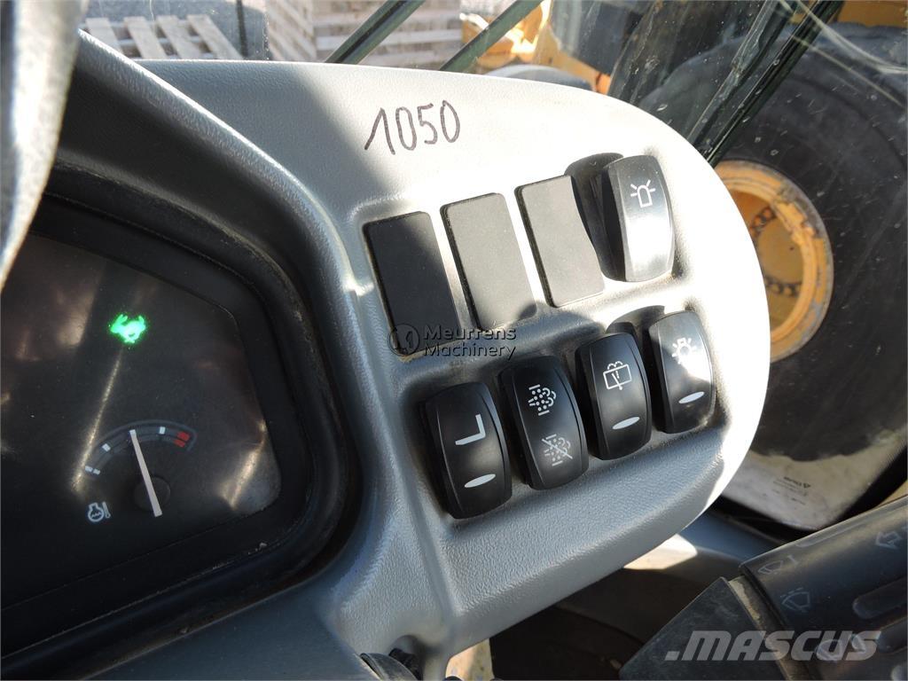 Volvo L30G لوادر بعجل