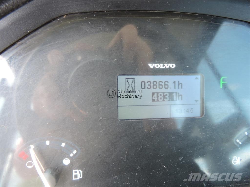 Volvo L30G + FORK لوادر بعجل