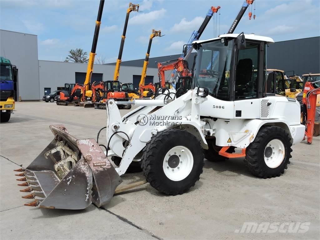 Volvo L30G + FORK لوادر بعجل