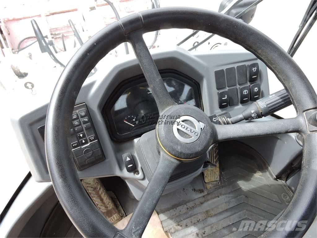 Volvo L30G + FORK لوادر بعجل