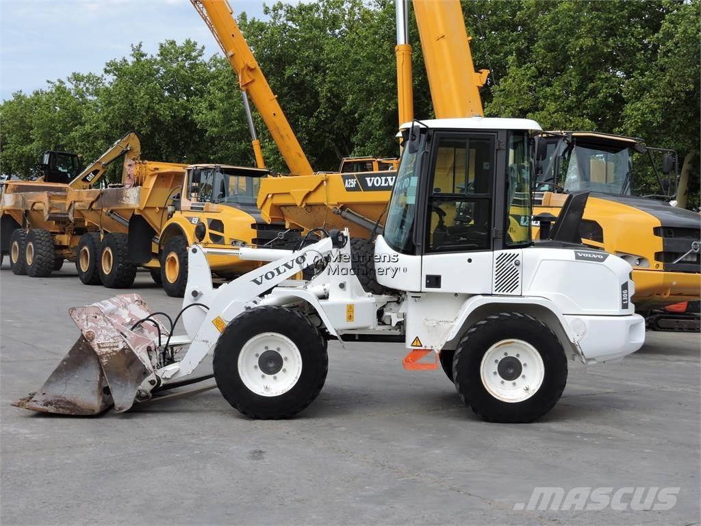 Volvo L30G + FORK لوادر بعجل
