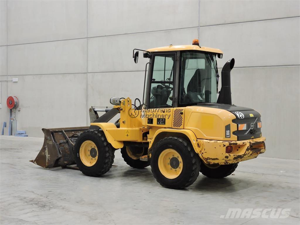Volvo L30G + FORK لوادر بعجل