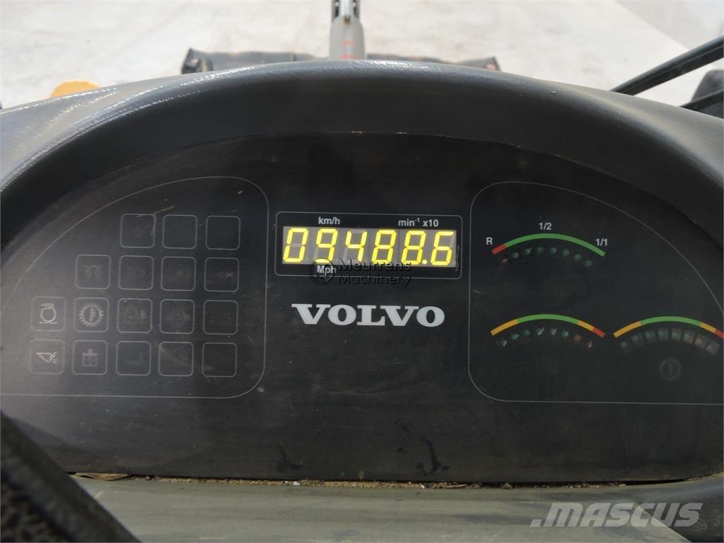 Volvo L35B لوادر بعجل