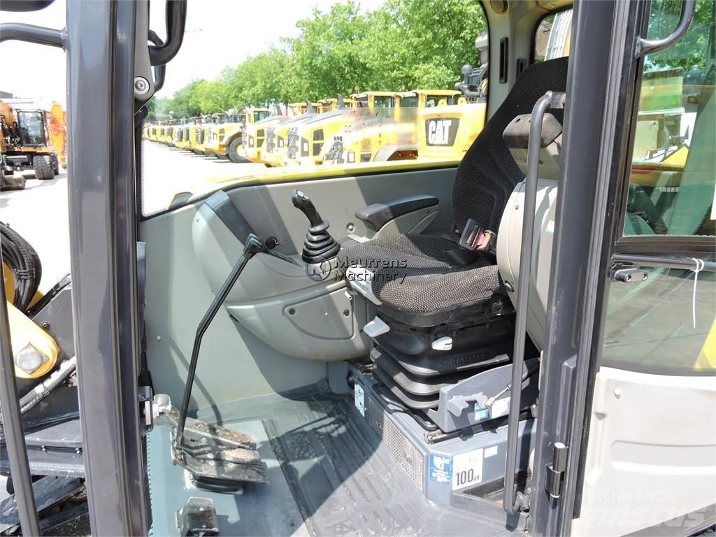Yanmar SV120 حفارات زحافة