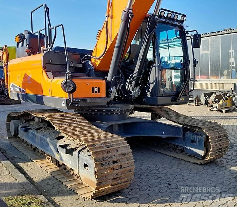 Develon DX 255 LC-7 حفارات زحافة