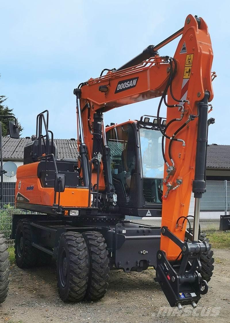 Doosan DX 160 W-7 حفارات بعجل