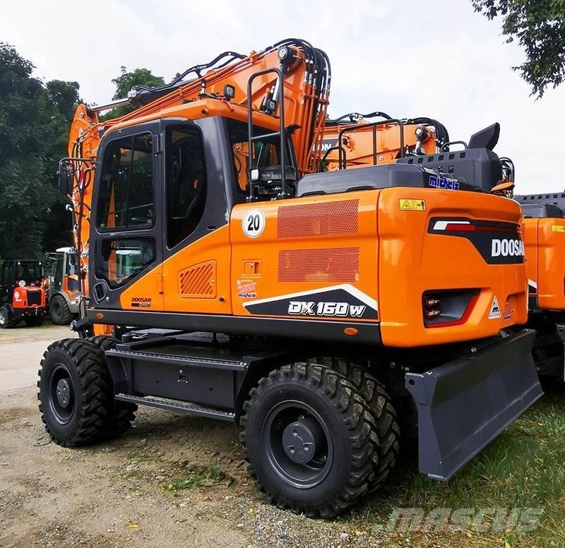 Doosan DX 160 W-7 حفارات بعجل