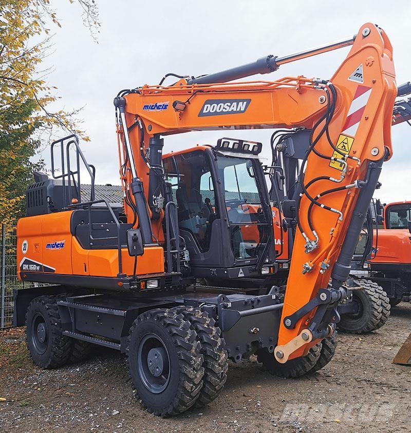 Doosan DX 160 W-7 حفارات بعجل