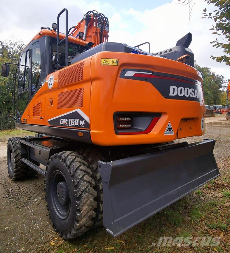 Doosan DX 160 W-7 حفارات بعجل