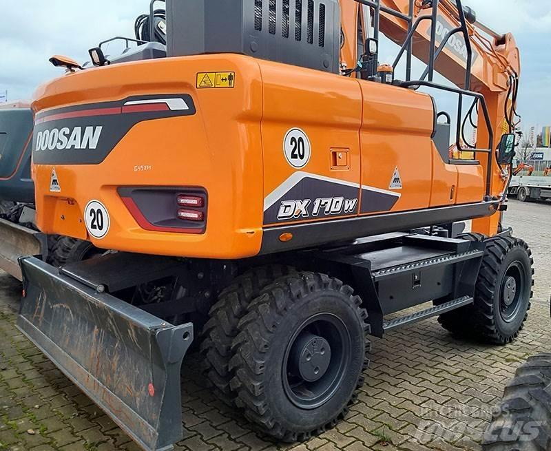 Doosan DX 170 W-7 حفارات بعجل