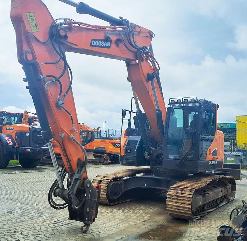 Doosan DX 235 LCR-7 حفارات زحافة