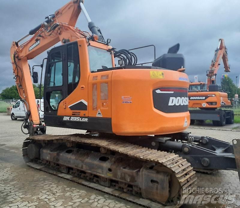 Doosan DX 235 LCR-7 حفارات زحافة