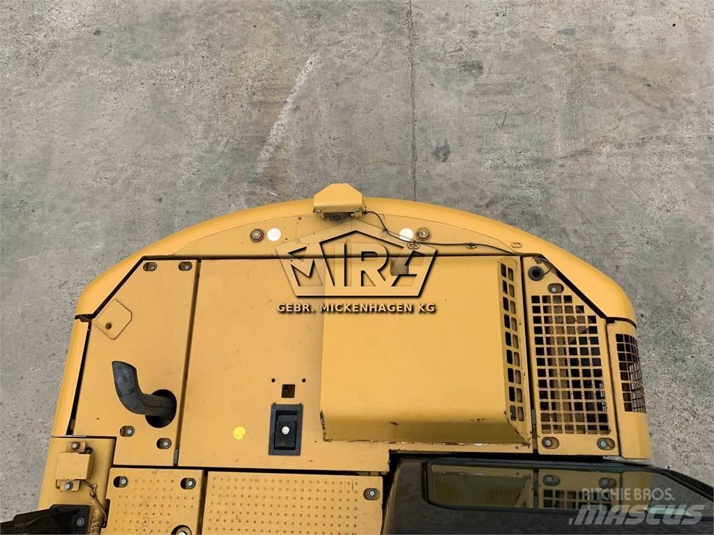 CAT 311D LRR حفارات زحافة