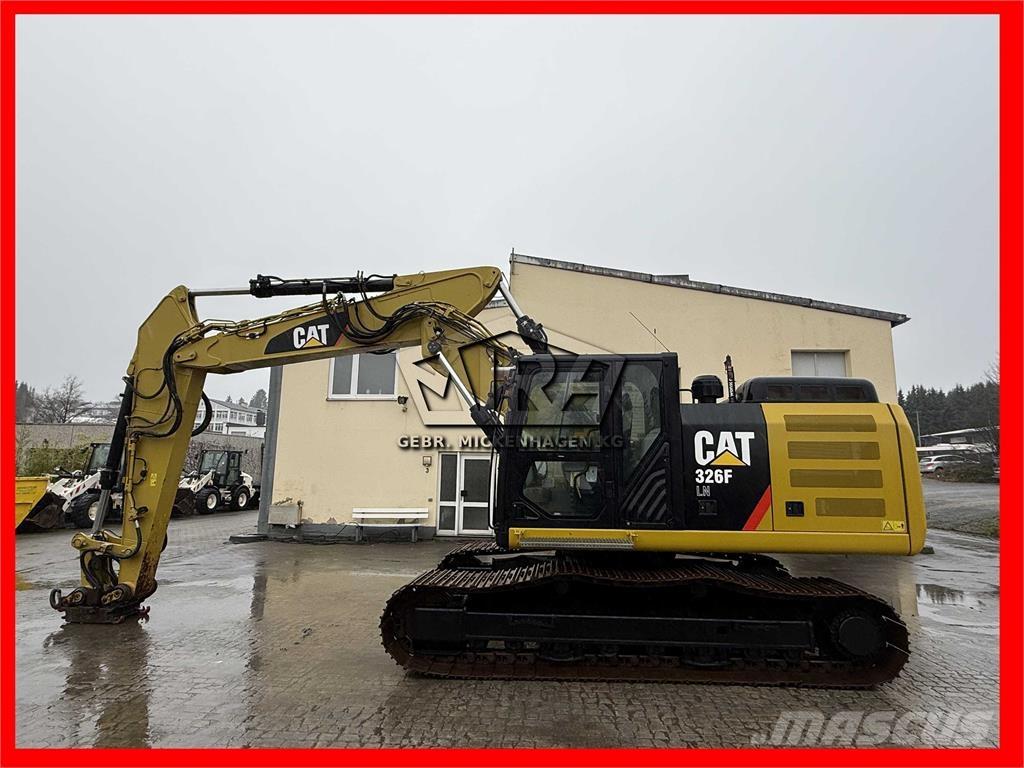 CAT 326 F LN حفارات زحافة