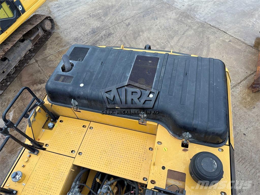 CAT 326 F LN حفارات زحافة