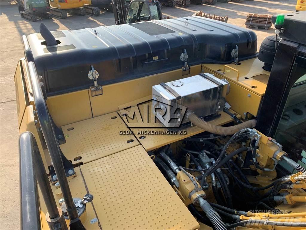 CAT 326F LN حفارات زحافة