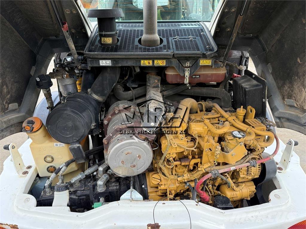 CAT 908 M لوادر بعجل