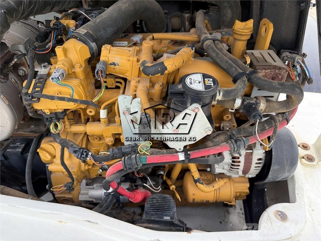 CAT 908 M لوادر بعجل