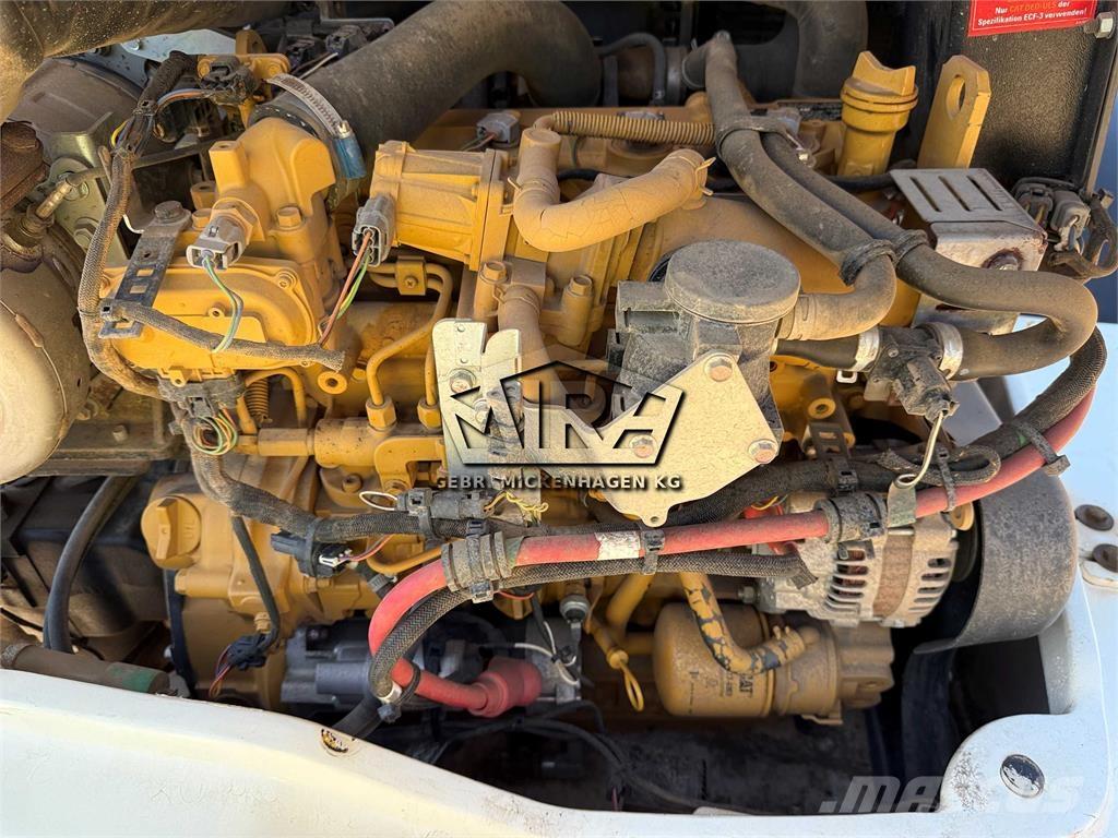CAT 908 M لوادر بعجل