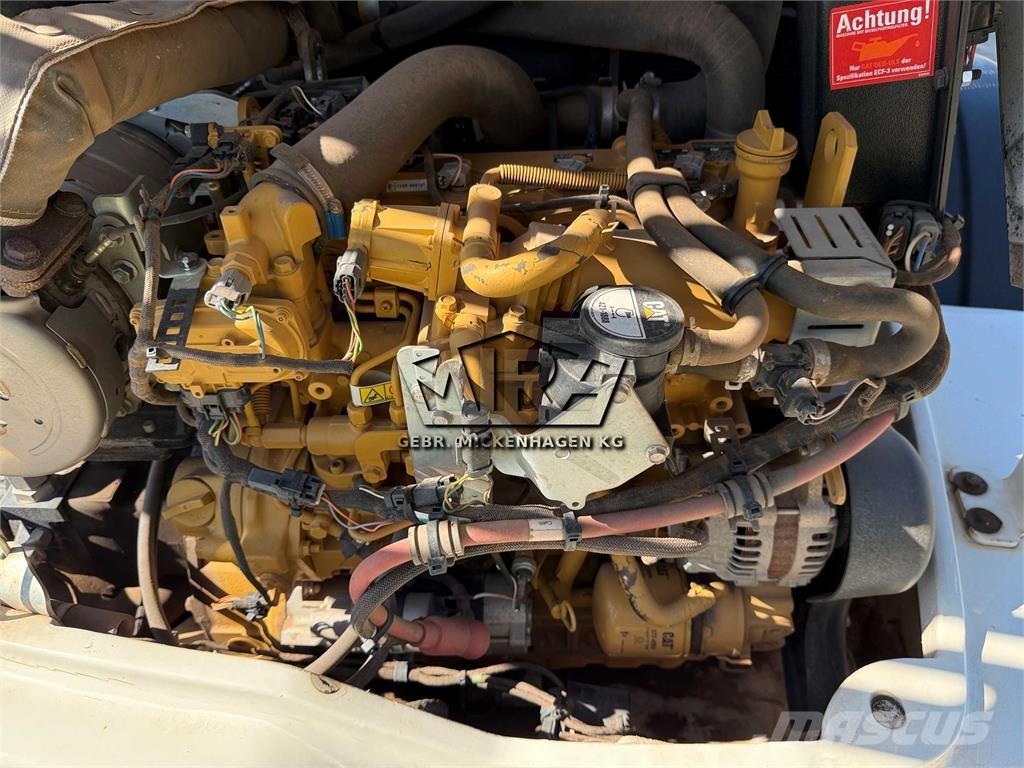 CAT 908 M لوادر بعجل