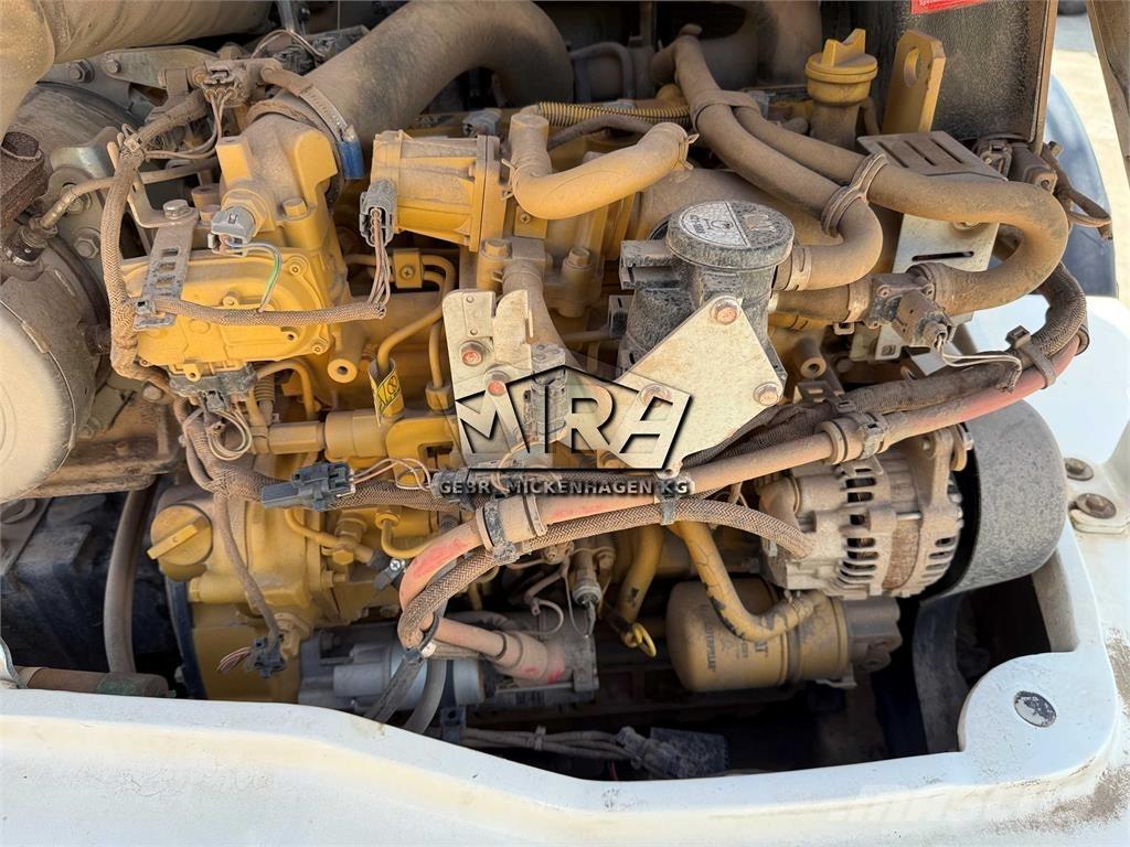 CAT 908 M لوادر بعجل