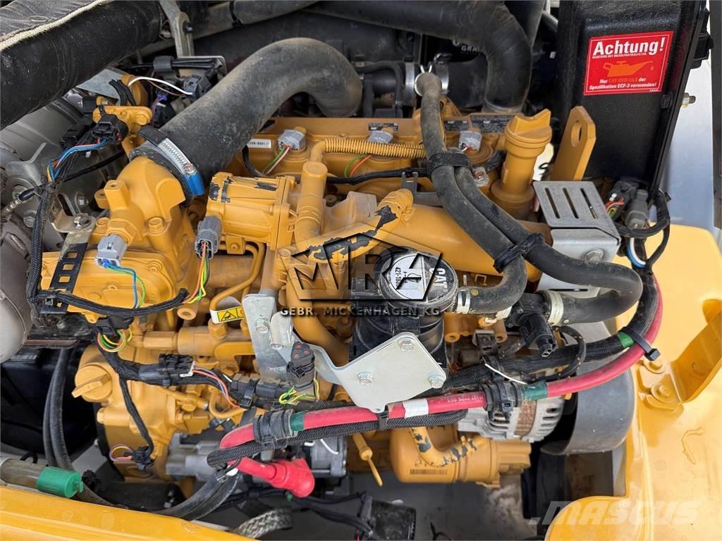CAT 908 M لوادر بعجل