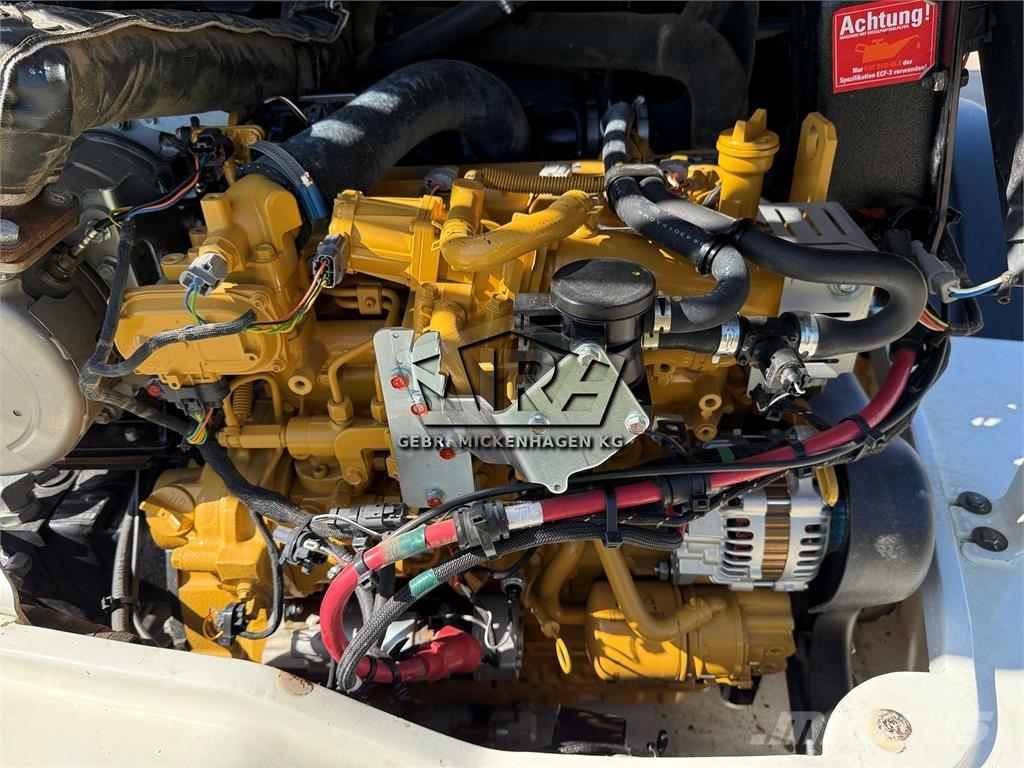 CAT 908 M لوادر بعجل