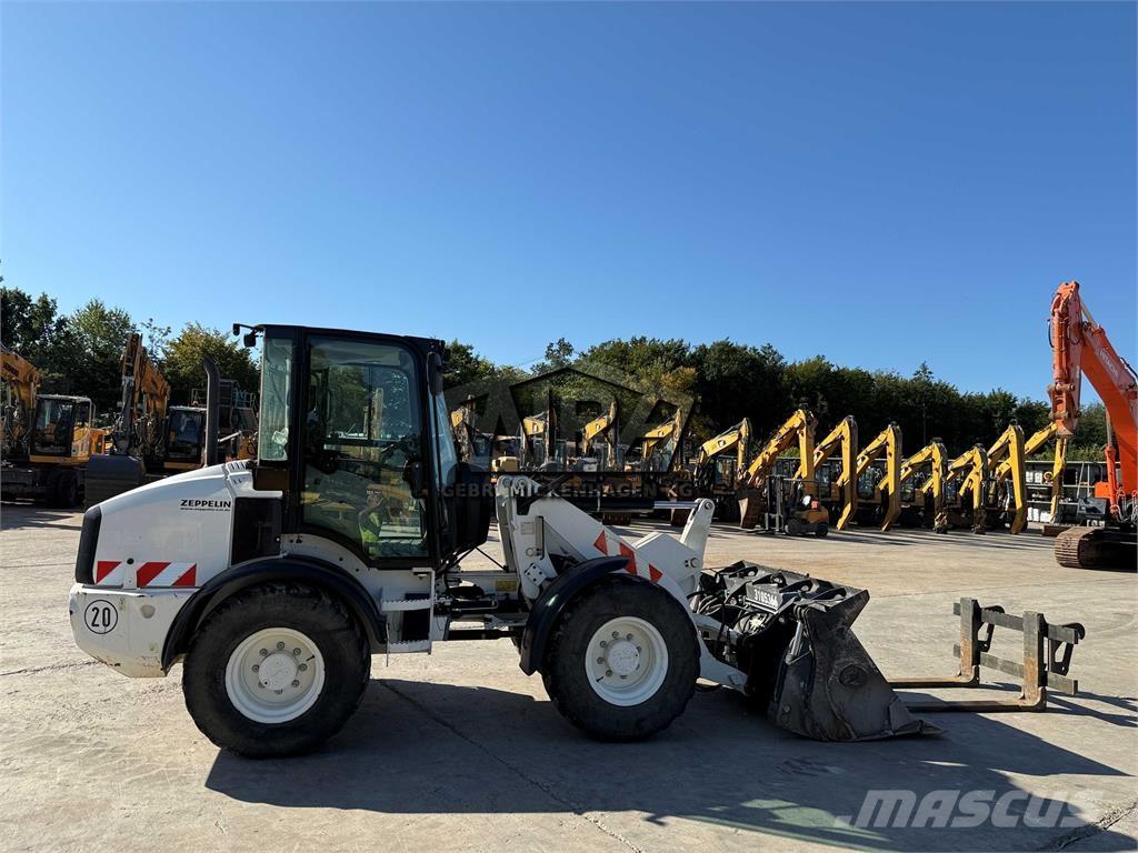 CAT 908 M لوادر بعجل