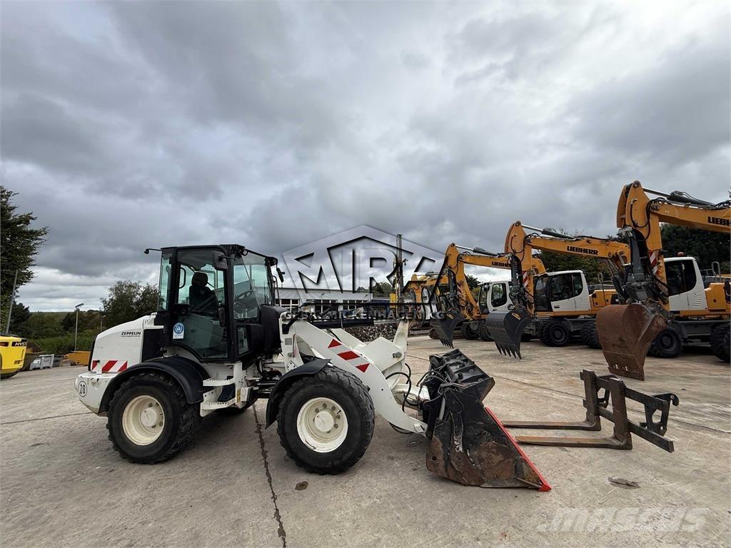 CAT 908 M لوادر بعجل