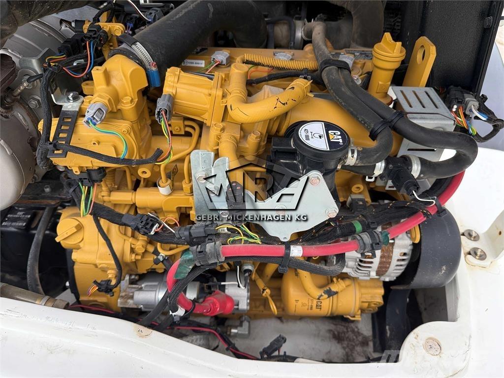 CAT 908 M لوادر بعجل