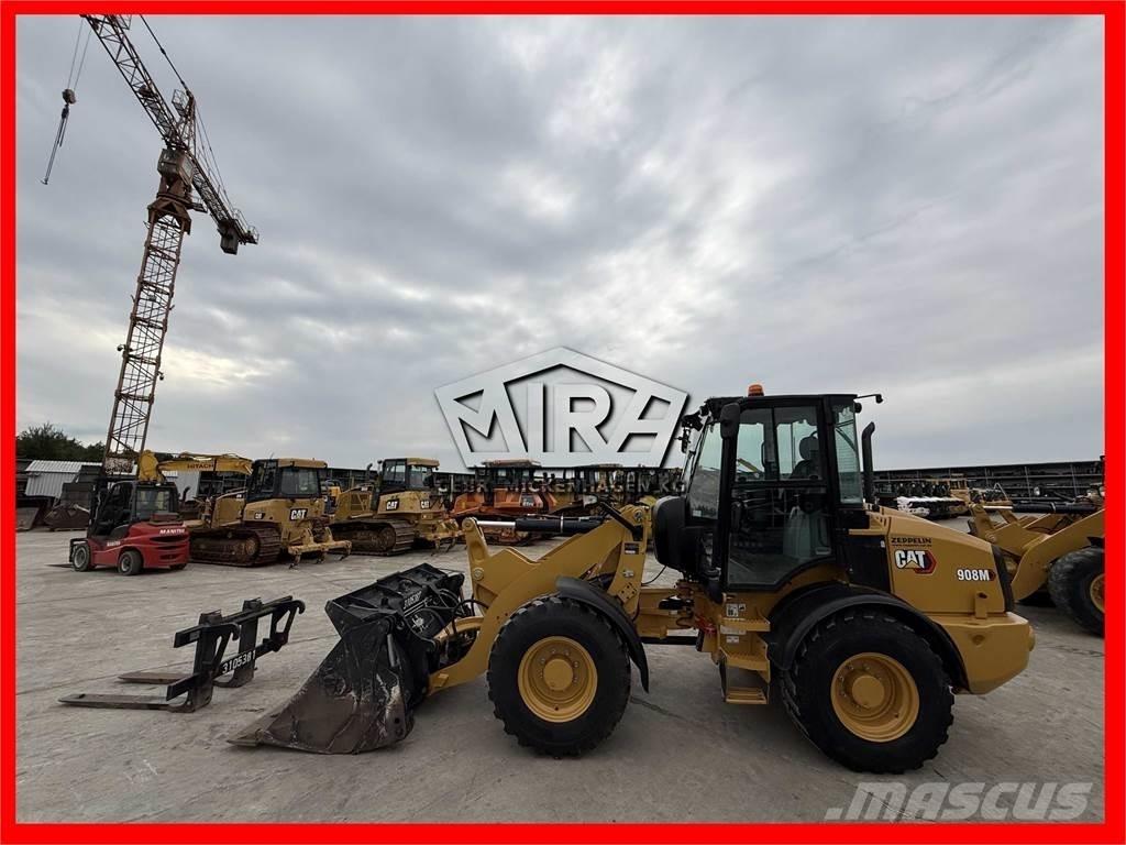 CAT 908M لوادر بعجل