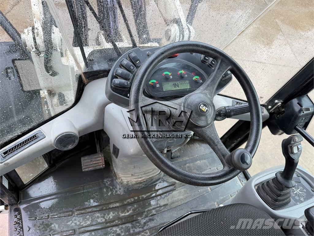 CAT 908M لوادر بعجل
