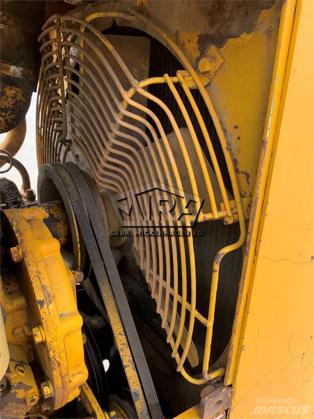 CAT 941 لوادر زحافة