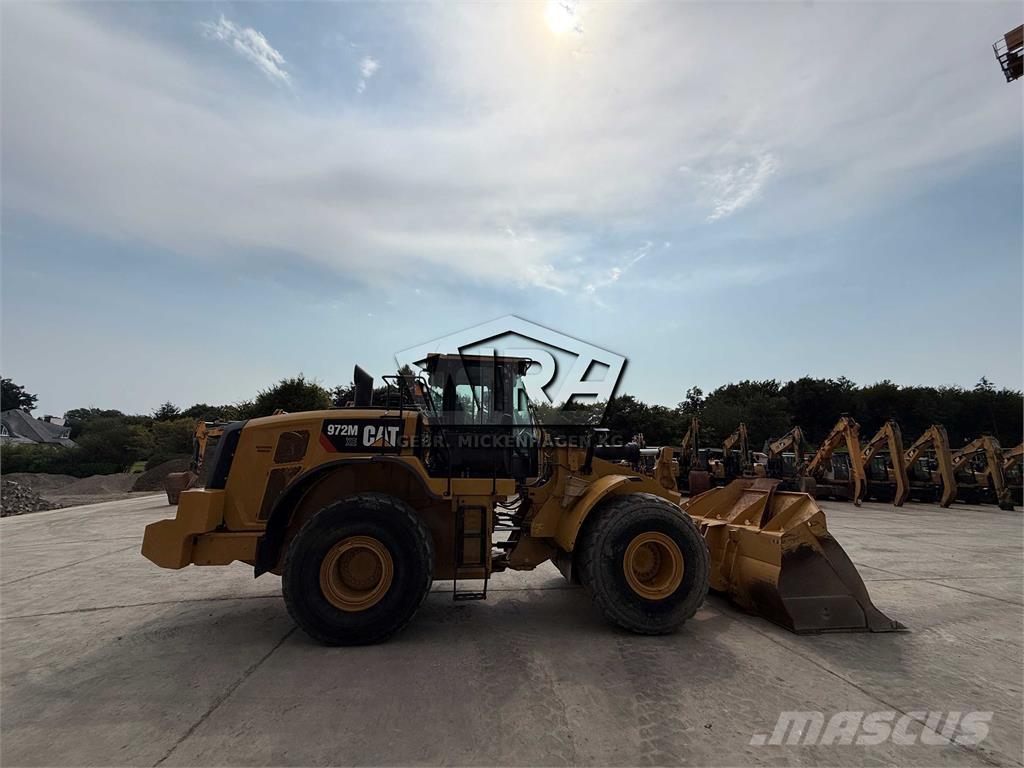 CAT 972M XE لوادر بعجل